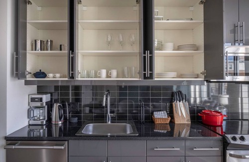 Logan Circle Apartment | Smart Logan Circle 2BR w/DM, Gym, W/D, nr. Whole Foods, by Blueground