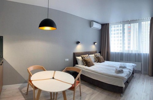 Dniprovs'kyi District Apartment | Smart Studio Levoberezhnaya