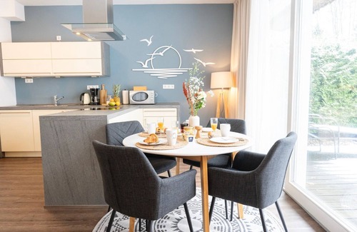 Bad Zwischenahn Apartment | SmartFewo: House Water | Penthouse | Sauna | Park - Residence by the small sea