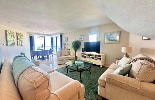 Seven Mile Beach Apartment | Smb Condo At Cayman Reef Resort