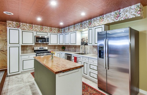 Smethport Apartment | Smethport Vacation Rental w/Fireplace & Lake View