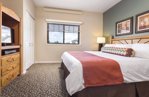West Yellowstone Resort | Smile at the Playmill Theatre!