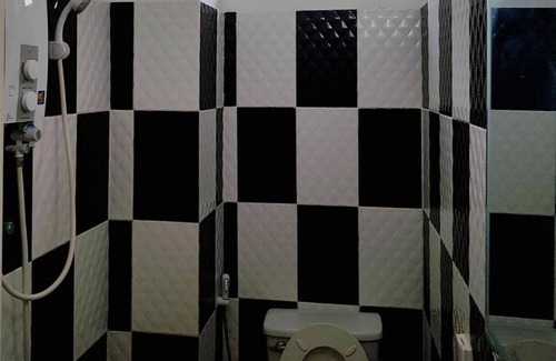 Taphul Village Area Bed & Breakfast | Smiley's Guesthouse : Triple Room- Airconditioningn