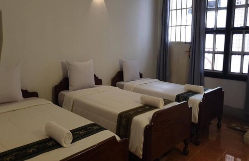 Taphul Village Area Bed & Breakfast | Smiley's Guesthouse : Triple Room- Airconditioningn