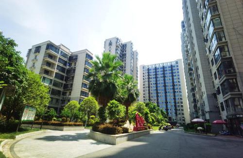 Yongding Apartment | SmileNest Downtown 3 Beds for 6-10 Guests Attraction Ticket Service to Mountain Ideal for Families Group Stays