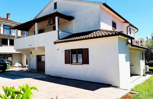 City Center Apartment | Smilje one bedroom apartment with private balcony in Porec