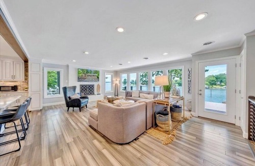 Penhook House | Smith Mountain Lake Home with stunning views with wet cove