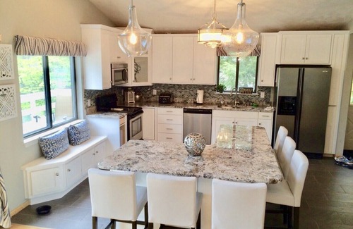 High Point House | Smith Mountain Lake Water Front Hot Tub Kayaks Paddle Boards Pedal Boat