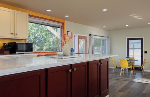 Terrebonne House | Smith Rock Base Camp - 2 BDR Stunner for 6, Steps from Smith Rock State Park!