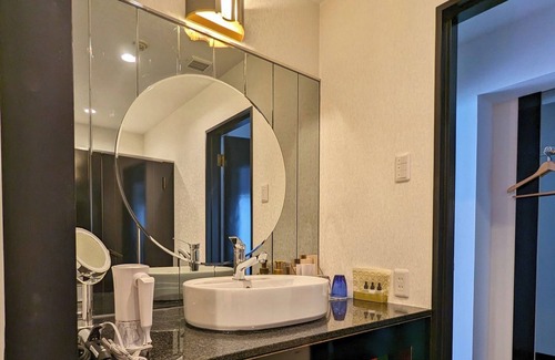 Matsuyama Hotel | Smoking allowed 2nd floor twin room 3 persons /Matsuyama Ehime