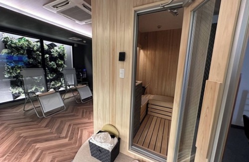 Toyonaka Hotel | SmokingLuxurious Royal Room Free breakfast and free parking /Toyonaka Ōsaka
