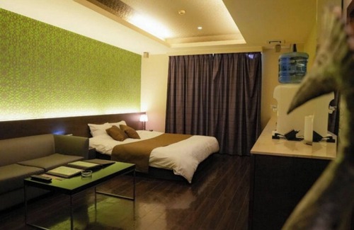Toyonaka Hotel | SmokingStandard Room Free breakfast and free parking/Toyonaka Ōsaka