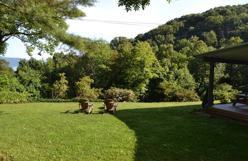 Waynesville Cottage | Smoky Mountain Get-away