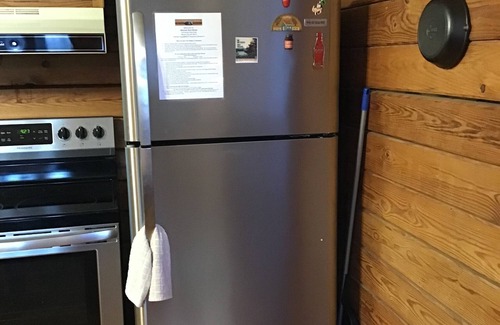 Bryson City Cabin | Smoky Mt. Views - Hot Tub - Easy Access Cabin - Private - Dog Friendly - Fenced