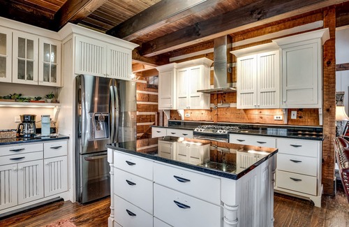 Sylva Cabin | Smoky Mtn Cabin w/Stunning views! Private ensuite bath for every room!