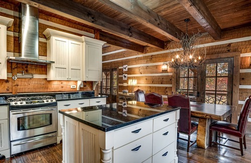 Sylva Cabin | Smoky Mtn Cabin w/Stunning views! Private ensuite bath for every room!