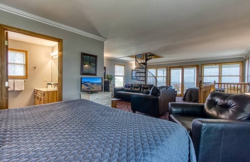 Bluff Mountain House | Smoky Mtn Getaway! Views For Days