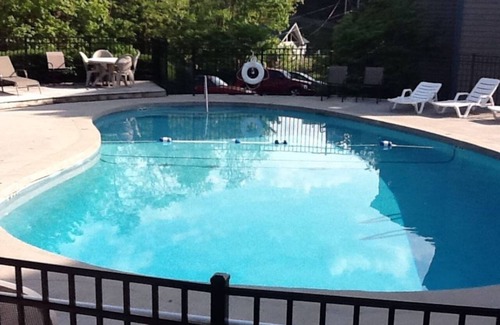 Chalet Village Condo | Smoky, Rustic and Relaxing Studio Condo - Views, Pools, Wifi