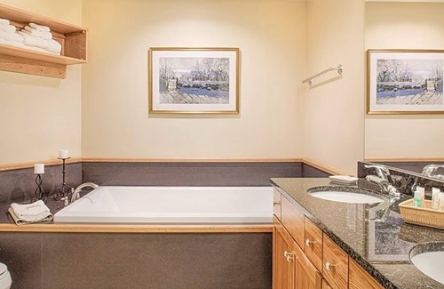 Jeffersonville Resort | Smugglers Notch Awarded #1 Resort in the East by SKI Magazine 2023 1BR/1BA Delux