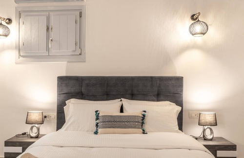 Kamari Apartment | SN Santorini Comfy Apartment