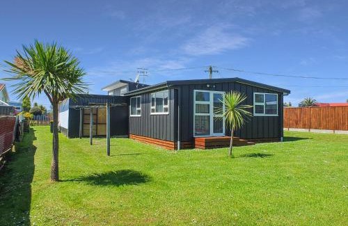 Foxton Beach House | Snapper Bach - Foxton Beach Holiday Home
