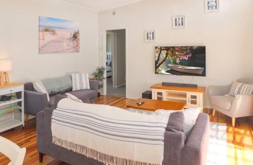 Foxton Beach House | Snapper Bach - Foxton Beach Holiday Home