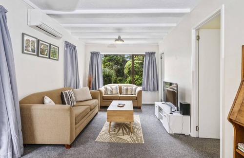 Snells Beach House | Snells Sanctuary - Snells Beach Holiday Home