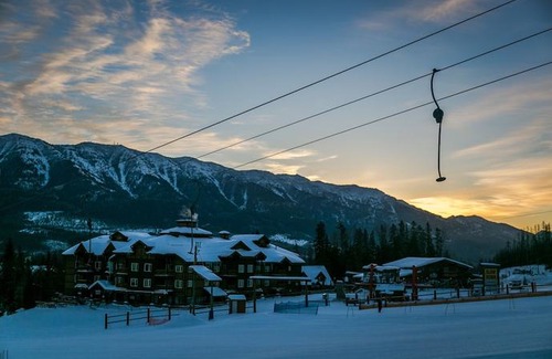 East Kootenay Cabin | Snow Creek Lodge by Fernie Lodging Co