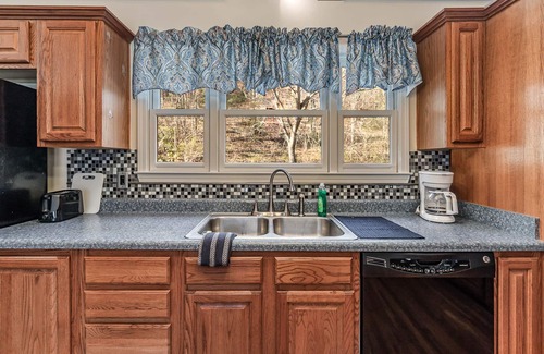 Columbia Cabin | Snow Creek Retreat 20 Minutes South of Franklin