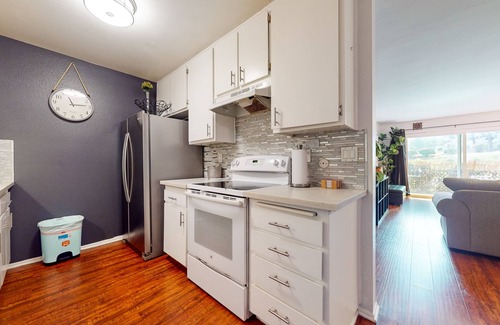 Olde Carlsbad Condo | Snowbird-friendly condo w/ pool, hot tub, balcony, washer/dryer & tennis court