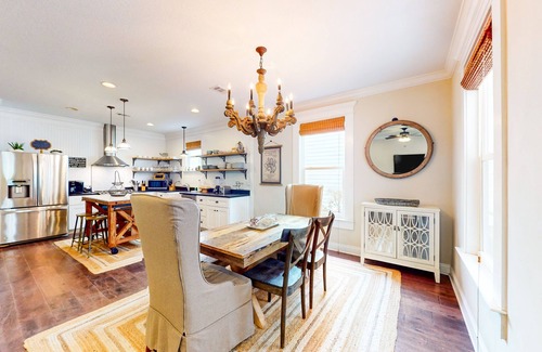 Villages of Crystal Beach House | Snowbird-friendly home in gated community with hot tub, pool, balcony, & grill