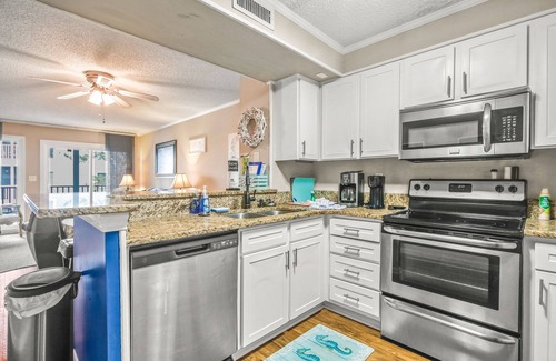 Myrtle Beach Condo | Snowbird-friendly condo with 2 balconies and 2 pools - across from beach