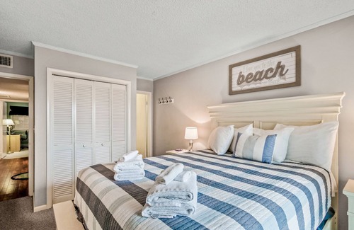 Myrtle Beach Condo | Snowbird-friendly condo with 2 balconies and 2 pools - across from beach