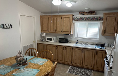 Mohave Valley House | Snowbirds Welcome! Mohave Valley Home close to the Colorado River and Casinos!