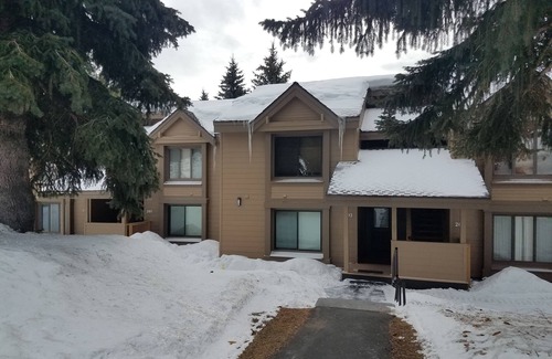 Mammoth Lakes Condo | Snowcreek Resort Vacation Rental #201
