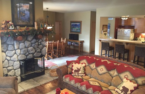 Mammoth Lakes House | Snowcreek V 2B/2B Mammoth Lakes Retreat! 2024