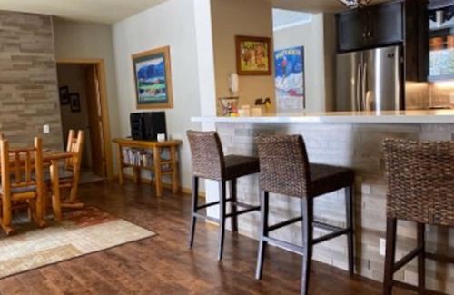 Mammoth Lakes House | Snowcreek V 2B/2B Mammoth Lakes Retreat! 2024