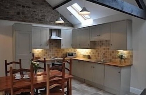 Millthorpe Cottage | Snowdrop Cottage - Luxury Accommodation In The Heart Of Derbyshire