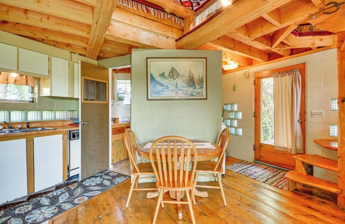 Clark Cabin | 'Snowflake Cabin' - Mins to Cody & Red Lodge!