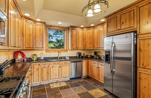 Steamboat Springs House | Snowflake Lodge ~ 4-bedroom home Minutes to the Slopes at Steamboat Ski Resort