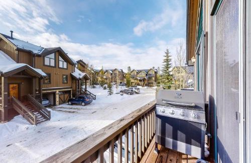 Four O'Clock House | Snowflake Retreat