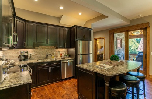 Banner Elk House | Snowflake River Ridge - Eagle Nest - Hot Tub, amenities, fishing in Elk River, 3mi Banner Elk