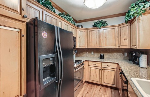 Four O'Clock Condo | Snowflake Sanctuary | Luxury Ski-in/Ski-out Property!