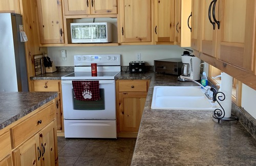Loretto Cabin | Snowmobile, Skiing, and Outdoor Paradise/Cabin