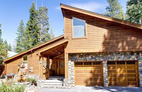 Truckee House | Snowpeak Tahoe Donner Golf Course Views