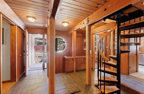 Alpine Meadows House | Snowy Paws - Pet Friendly - Alpine Meadows - Amazing views, close to slopes