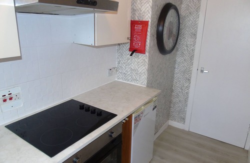 Greenock Apartment | Snug - Grian-aig Apartment