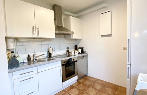 Wessling Condo | Snug Stays: Design apartment for 4 people on Lake Weßlinger See with garden I Ammersee