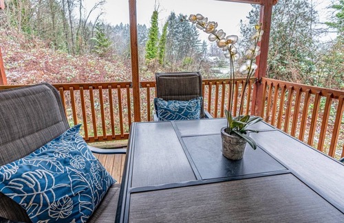 Tracyton House | Snug Studio Conveniently near PSNS, Ferry, Hospitals and Seattle
