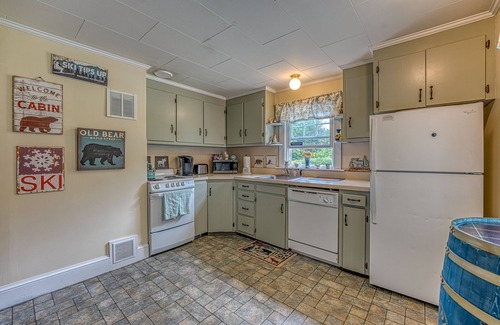 Franconia House | So Close to Franconia Notch and all the Beauty it offers; Single Family Home!
